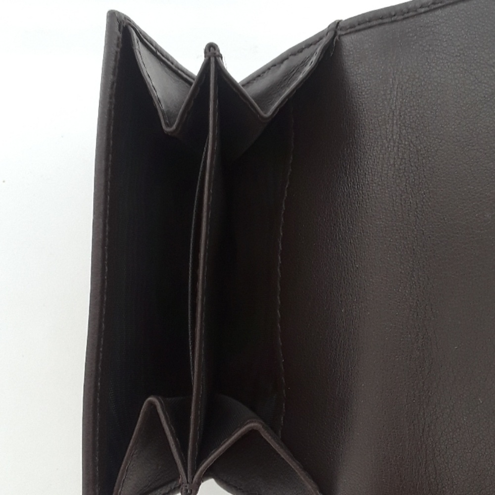 New in box 100% Authentic GUCCI wallet 322326 - Picture 4 of 8
